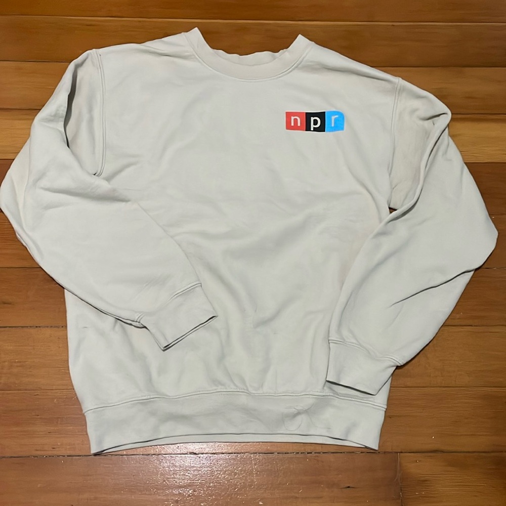 Men’s small NPR sweatshirt good condition